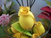 Botão de rosa amarelas